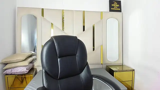 IsabellRodriguez18 online show from February 4, 2026, 4:29 am