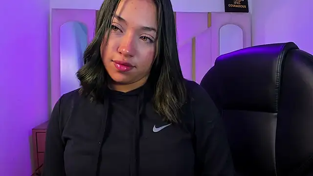 IsabellRodriguez18 online show from April 3, 2026, 3:24 am