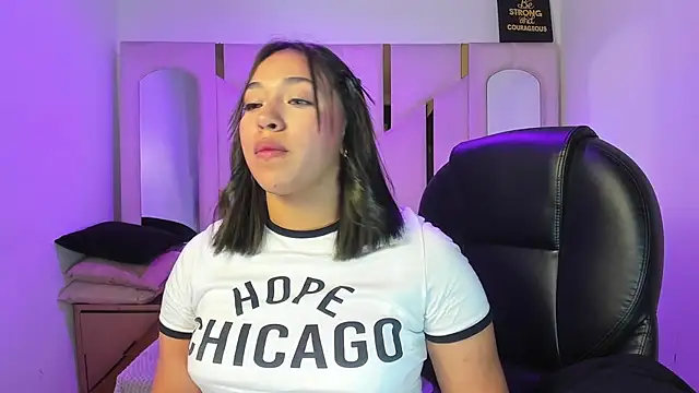 IsabellRodriguez18 online show from April 4, 2026, 2:51 am