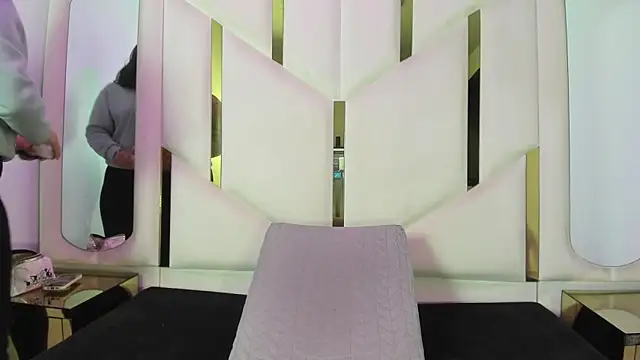 IsabellRodriguez18 online show from March 24, 2026, 3:06 am