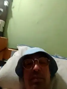 zeus2630 online show from December 1, 2025, 9:15 pm