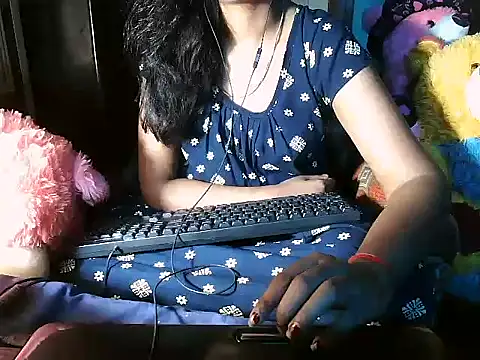 Half Girlfriend  online show from October 18, 2025, 6:43 pm