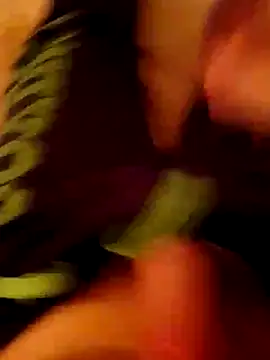 Snapshot of MaxiFabry chatting on September 28, 2025, 8:27 pm MaxiFabry online show from September 28, 2025, 8:27 pm
