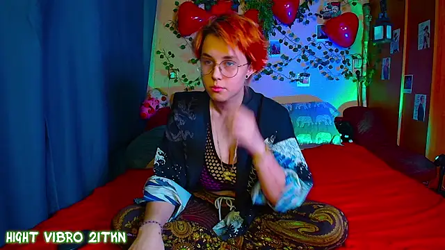 TrickyKitsune online show from February 19, 2026, 4:04 pm