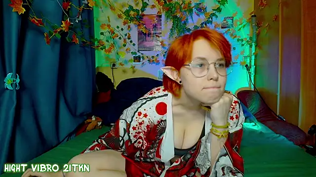 TrickyKitsune online show from October 27, 2025, 1:45 pm