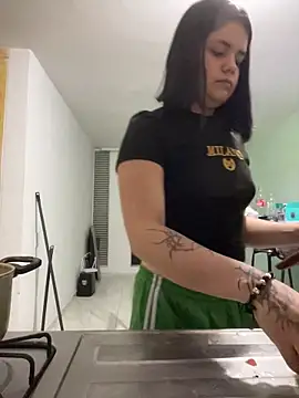 pretty angela1 online show from December 5, 2025, 12:32 am