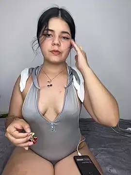 pretty angela1 online show from March 10, 2025, 2:28 am