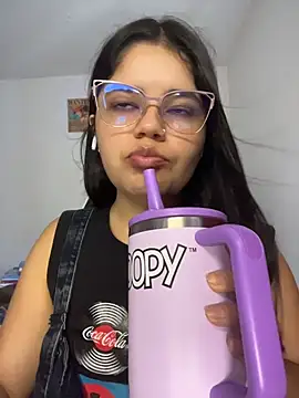 Snapshot of pretty_angela1 chatting on July 21, 2026, 12:17 pm pretty angela1 online show from July 21, 2026, 12:17 pm