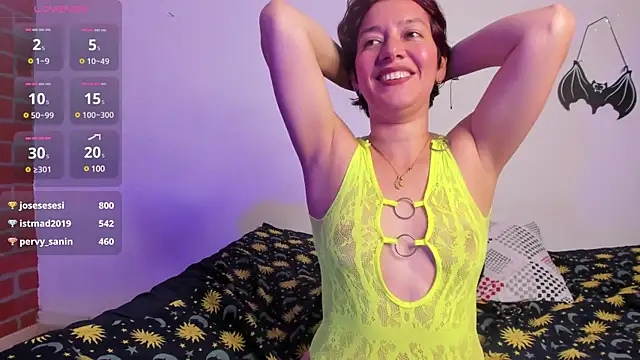 Laura hellss online show from March 3, 2025, 11:14 pm