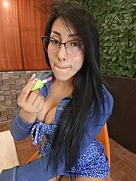 Isabellitasexi38 online show from May 20, 2026, 3:36 am