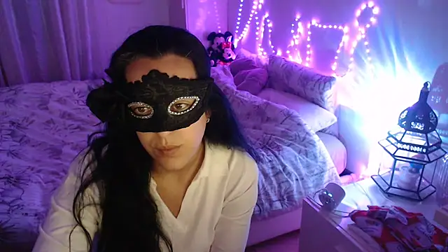 LasolitaAuri online show from April 9, 2026, 10:49 pm