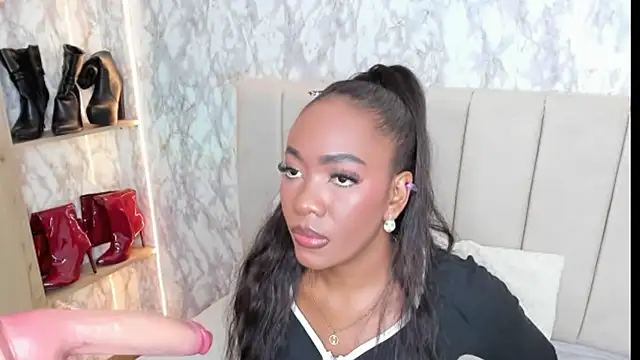 whiitneyfox online show from October 28, 2025, 11:03 pm