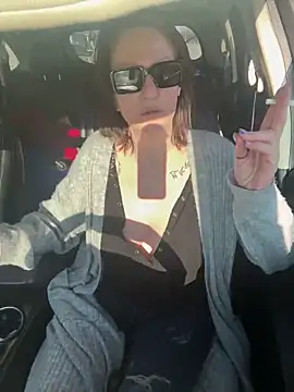 AlessasRoom online show from April 11, 2026, 12:42 pm