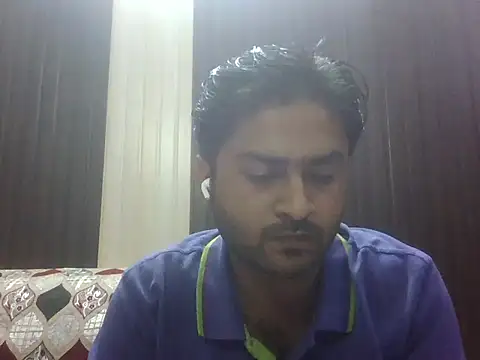 indihotguy online show from November 13, 2025, 2:32 pm