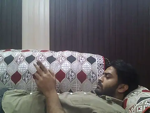 indihotguy online show from November 7, 2025, 12:21 pm