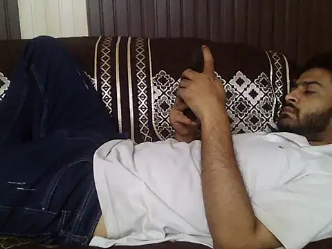 Snapshot of indihotguy chatting on April 8, 2026, 1:01 pm indihotguy online show from April 8, 2026, 1:01 pm