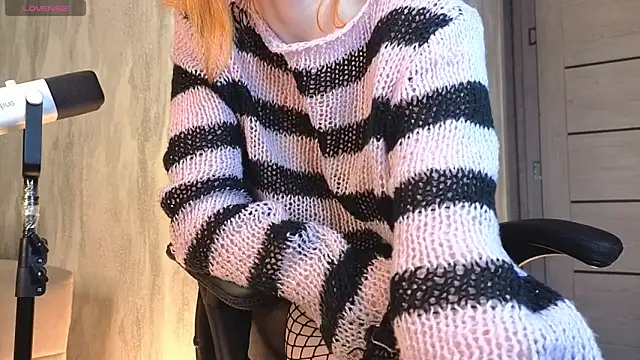 OhYumiYes online show from September 25, 2025, 8:37 pm