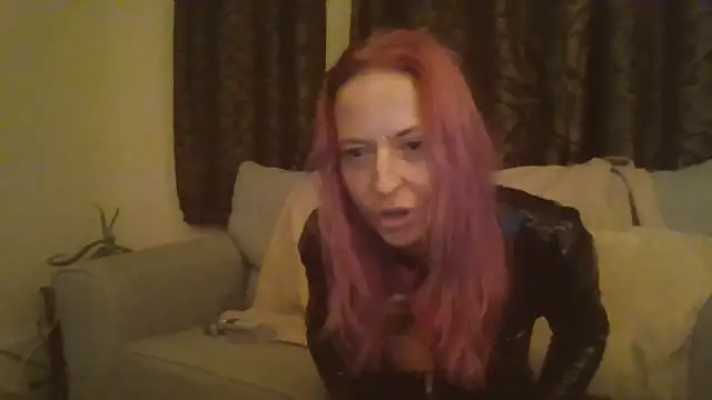 Snapshot of DDnaughty chatting on September 17, 2025, 11:51 pm DDnaughty online show from September 17, 2025, 11:51 pm