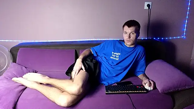 Leonnextdoor online show from January 11, 2025, 9:04 am