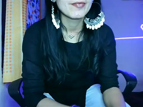 Snapshot of roseofvenom chatting on February 22, 2025, 5:57 pm roseofvenom online show from February 22, 2025, 5:57 pm