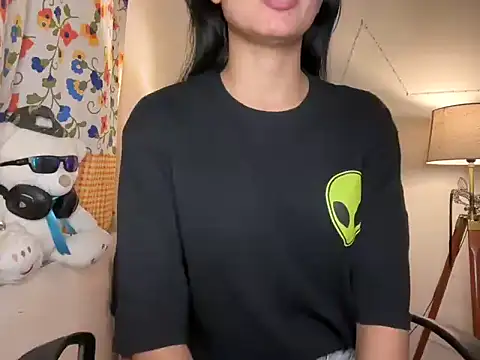 Snapshot of roseofvenom chatting on March 15, 2025, 5:59 pm roseofvenom online show from March 15, 2025, 5:59 pm