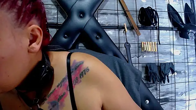 Alana Roth online show from November 24, 2025, 6:52 pm