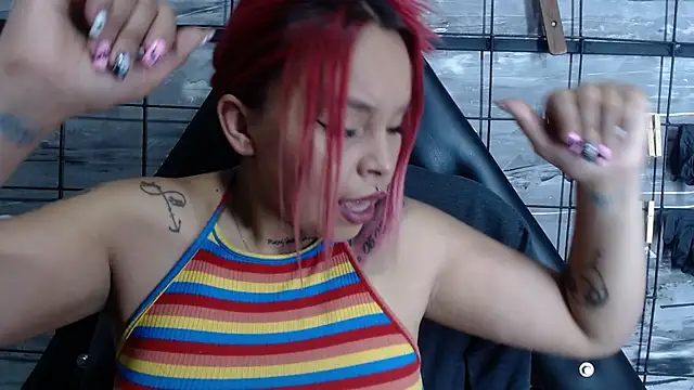 Snapshot of Alana_Roth chatting on October 18, 2025, 7:49 pm Alana Roth online show from October 18, 2025, 7:49 pm