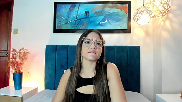 EloiseQuinn online show from October 21, 2025, 1:21 pm