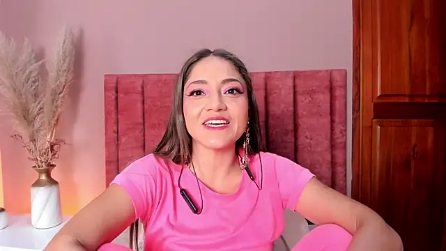 EloiseQuinn online show from November 29, 2025, 1:55 pm