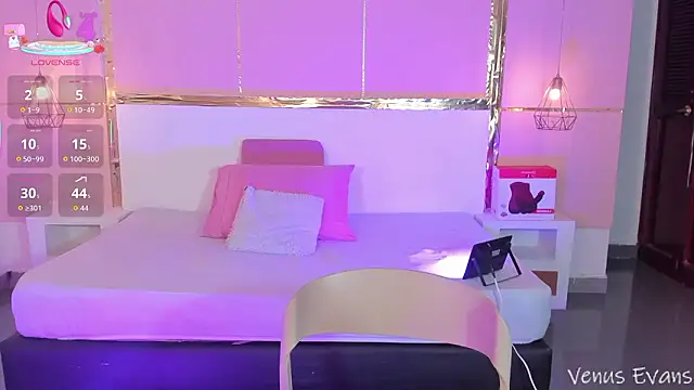 Snapshot of VenusEvans1 chatting on January 10, 2026, 6:31 am VenusEvans1 online show from January 10, 2026, 6:31 am