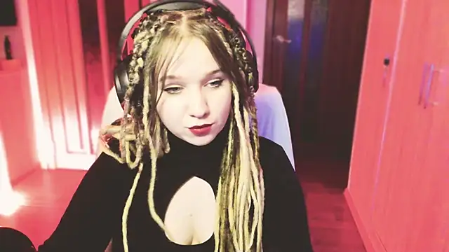 Snapshot of nerdymuse chatting on December 31, 2024, 12:43 am nerdymuse online show from December 31, 2024, 12:43 am