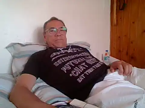 Snapshot of santiagon2015 chatting on February 6, 2025, 7:07 pm santiagon2015 online show from February 6, 2025, 7:07 pm