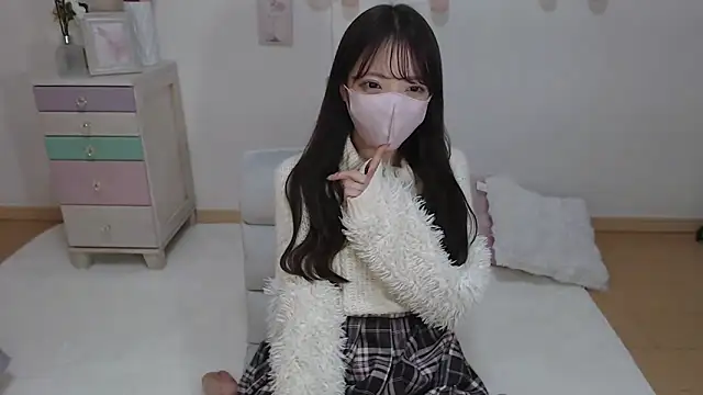 -RANRAN- online show from February 25, 2025, 1:00 pm