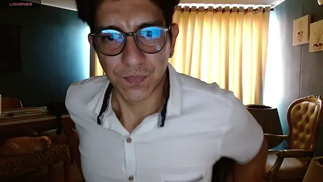 Snapshot of Noah-cock chatting on February 9, 2026, 8:18 pm Noah-cock online show from February 9, 2026, 8:18 pm