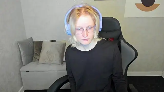 Snapshot of ElizabethHarpper chatting on September 25, 2025, 1:11 am ElizabethHarpper online show from September 25, 2025, 1:11 am