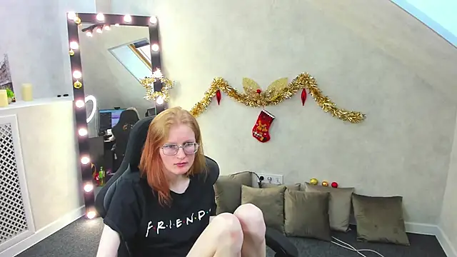 Snapshot of ElizabethHarpper chatting on January 26, 2025, 4:41 am ElizabethHarpper online show from January 26, 2025, 4:41 am