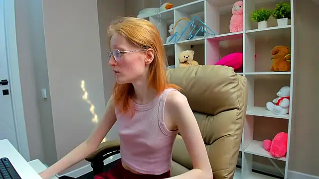 Snapshot of ElizabethHarpper chatting on March 12, 2025, 8:19 am ElizabethHarpper online show from March 12, 2025, 8:19 am