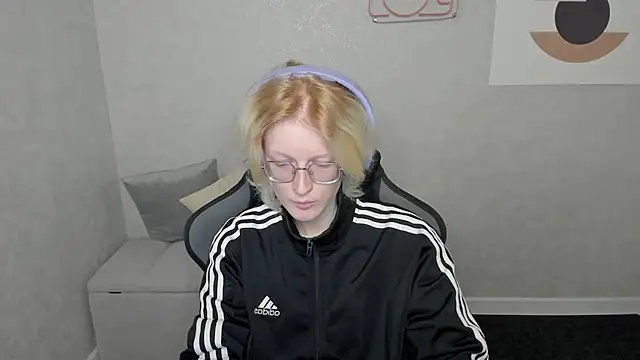 Snapshot of ElizabethHarpper chatting on September 11, 2025, 1:05 am ElizabethHarpper online show from September 11, 2025, 1:05 am