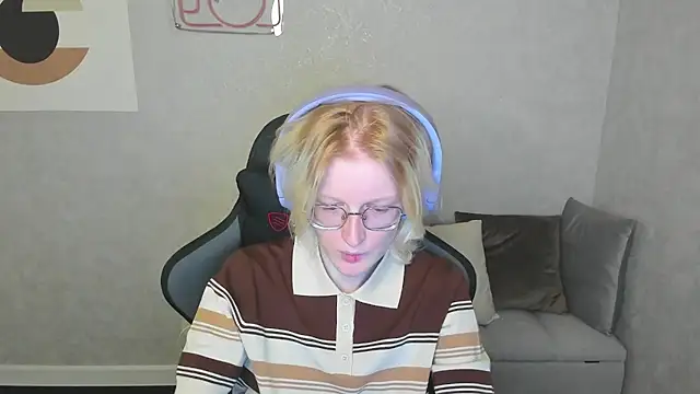 Snapshot of ElizabethHarpper chatting on September 20, 2025, 1:32 am ElizabethHarpper online show from September 20, 2025, 1:32 am