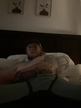 tcadle1824 online show from April 7, 2026, 2:02 am