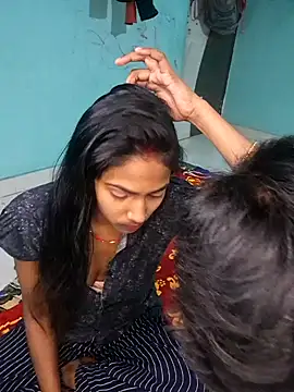 Snapshot of Virl_clople chatting on February 13, 2025, 5:33 pm Virl clople online show from February 13, 2025, 5:33 pm