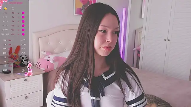 kittenrisha online show from April 7, 2026, 7:54 am