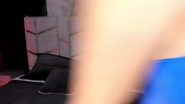 daniiphoeniixx online show from December 22, 2025, 8:31 pm