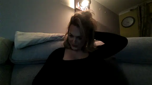 Snapshot of Gigi-Honey chatting on October 17, 2025, 7:26 pm Gigi-Honey online show from October 17, 2025, 7:26 pm