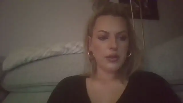 Snapshot of Gigi-Honey chatting on October 11, 2025, 8:54 pm Gigi-Honey online show from October 11, 2025, 8:54 pm