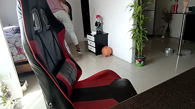 Adam Valenciia online show from March 25, 2026, 7:35 pm