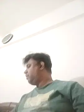 jemes21in online show from December 21, 2025, 7:48 pm