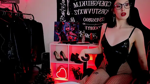 Miss Alice   online show from June 24, 2026, 12:09 am