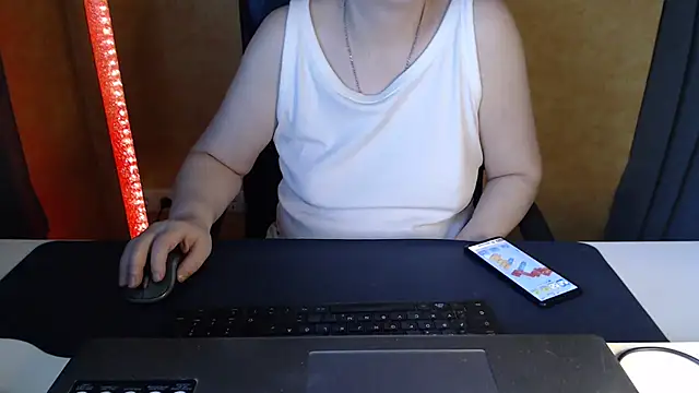 Snapshot of Sweet_Phoenix chatting on May 18, 2026, 7:46 am Sweet Phoenix online show from May 18, 2026, 7:46 am
