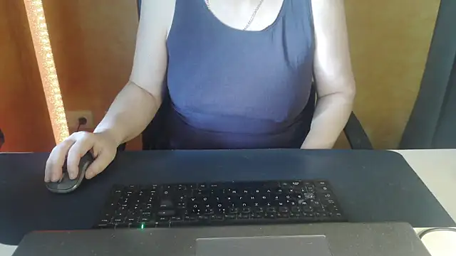 Sweet Phoenix online show from May 17, 2026, 6:24 am